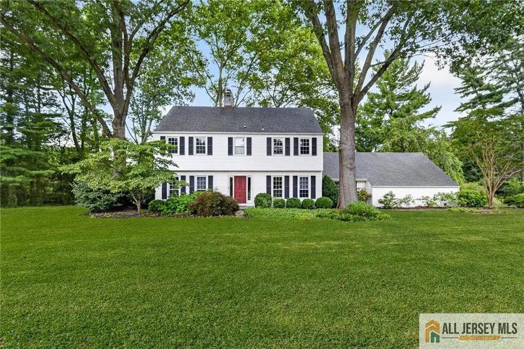 9 Wynnewood Drive, Cranbury