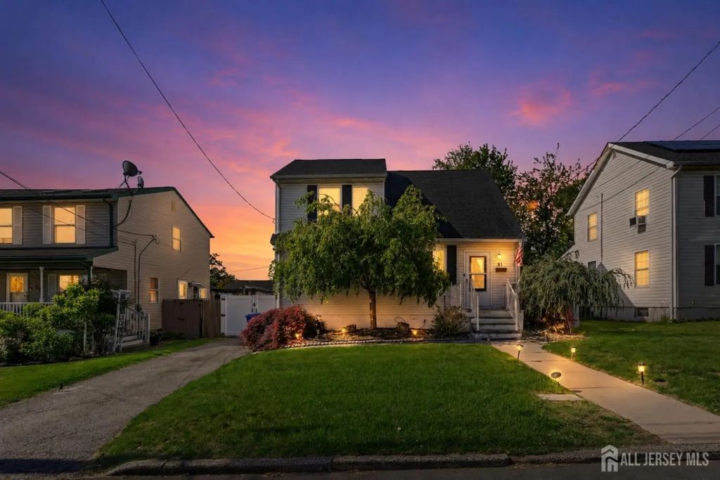 81 Lockwood Avenue, Woodbridge Proper