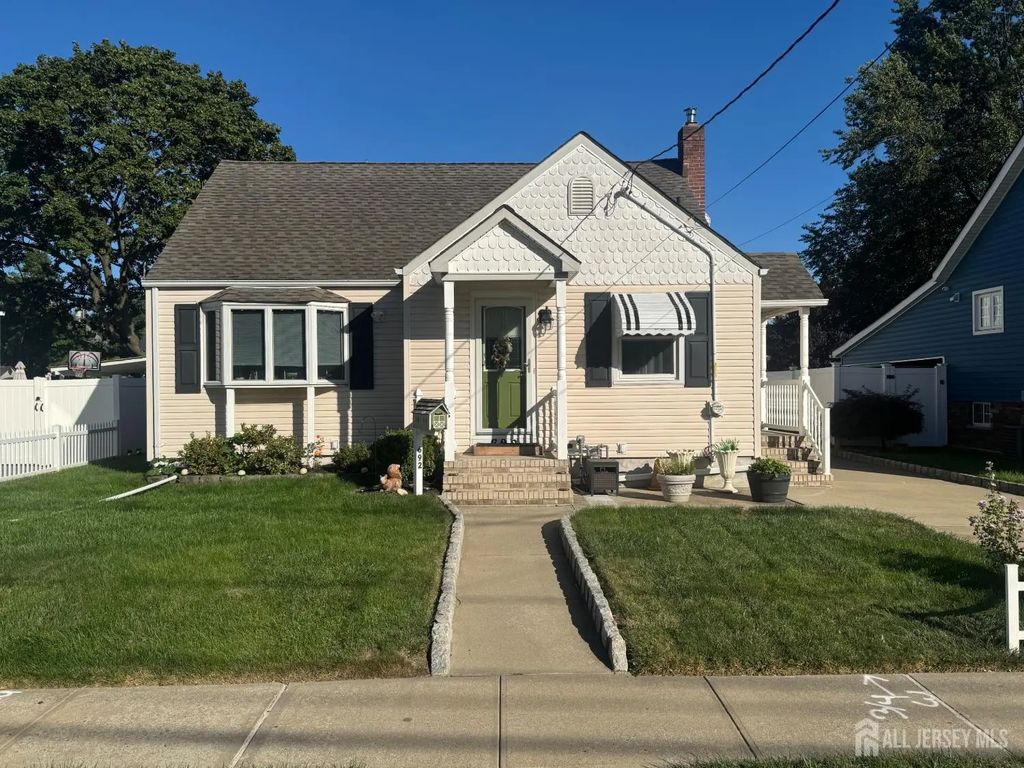 692 Hanson Avenue, Perth Amboy