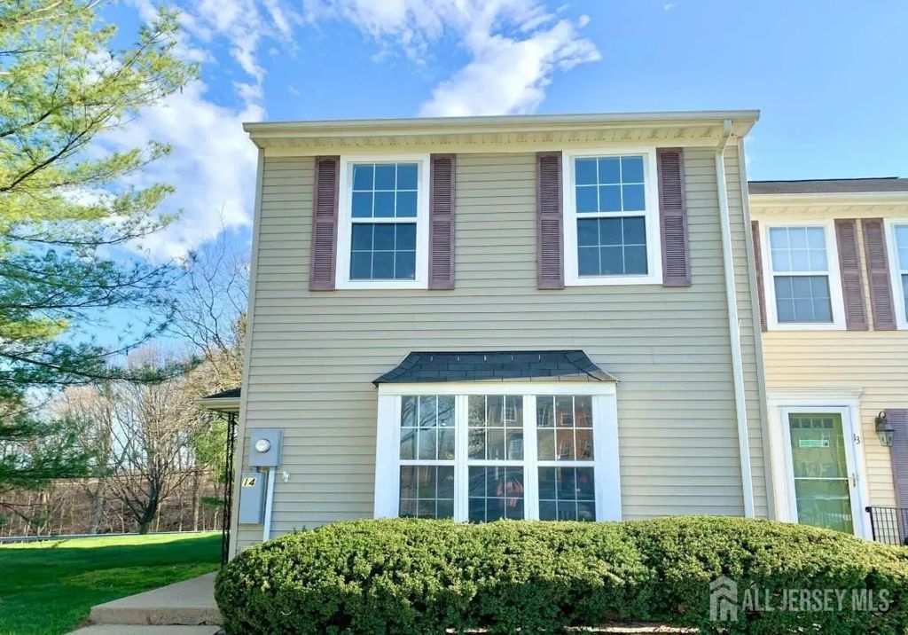 14 Delikat Lane, Sayreville