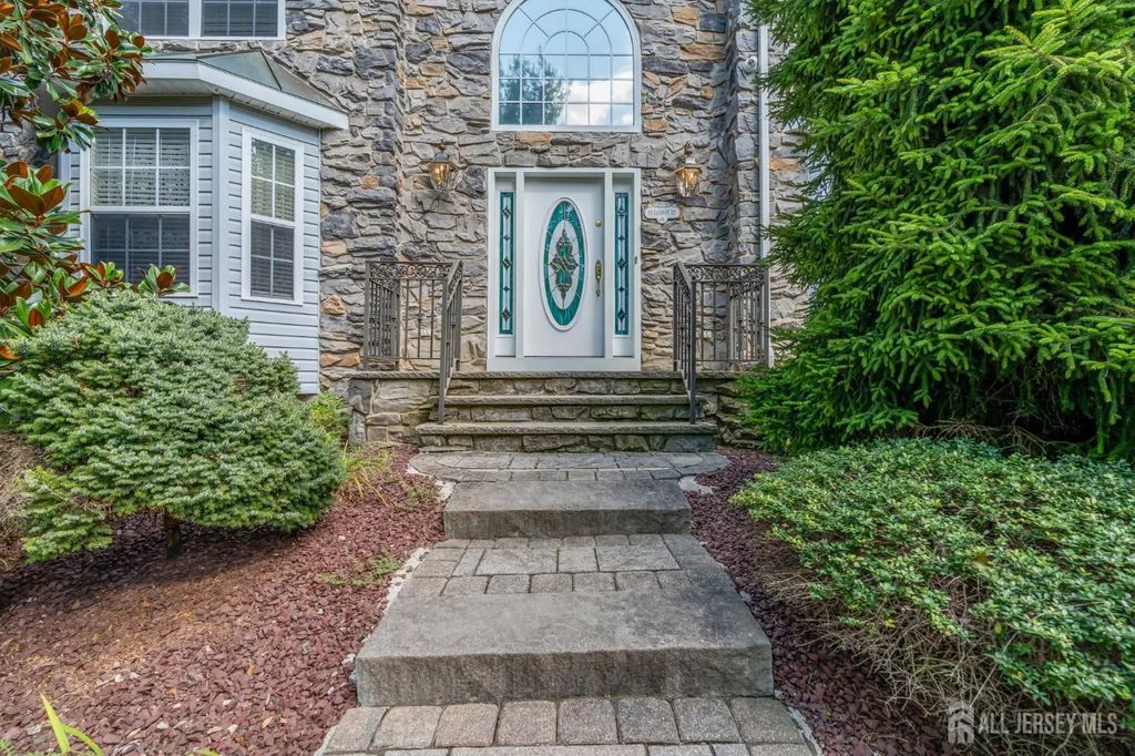 35 Cannon Road, Old Bridge
