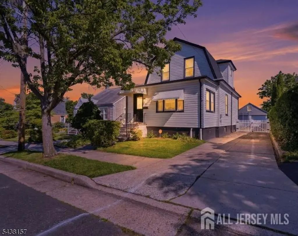 265 Grove Street, Woodbridge Proper