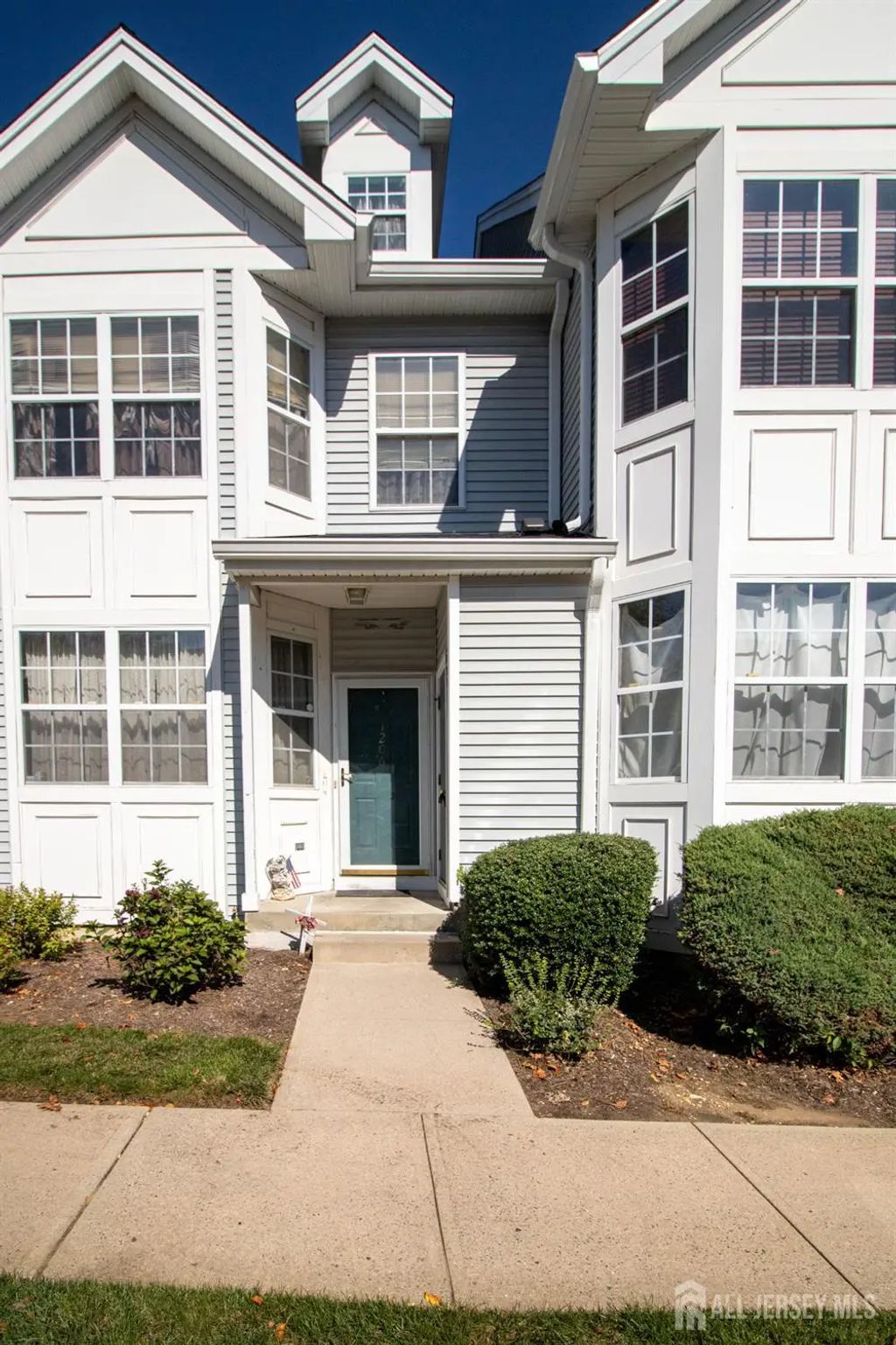 1206 Blossom Circle, South Brunswick
