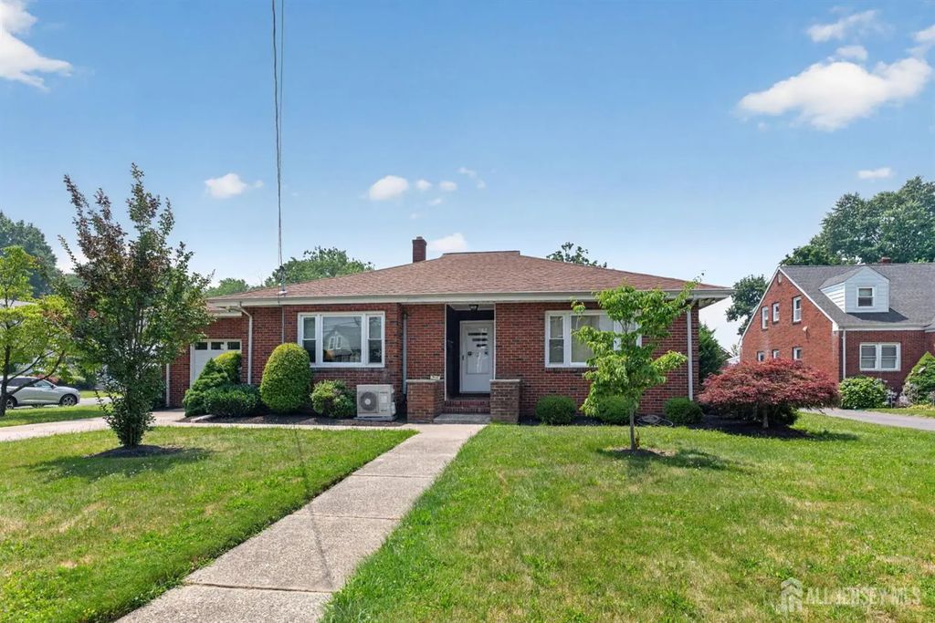 952 Cranbury Cross Road, North Brunswick