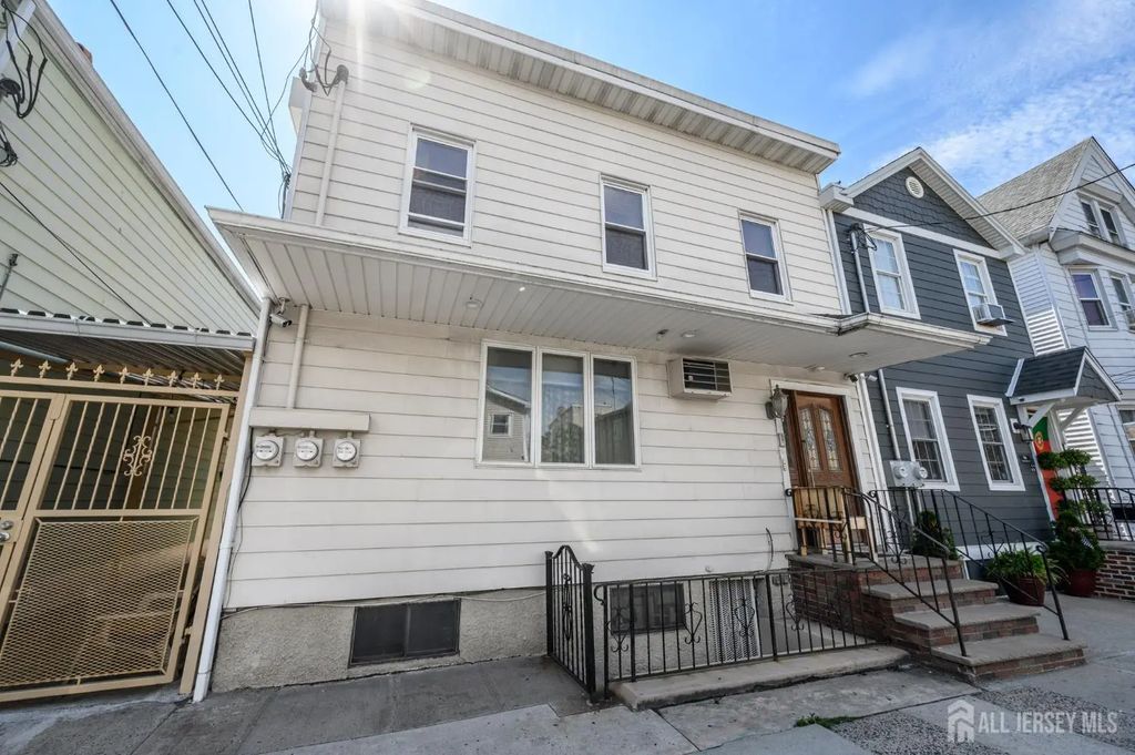 94 Van Buren Street, Newark