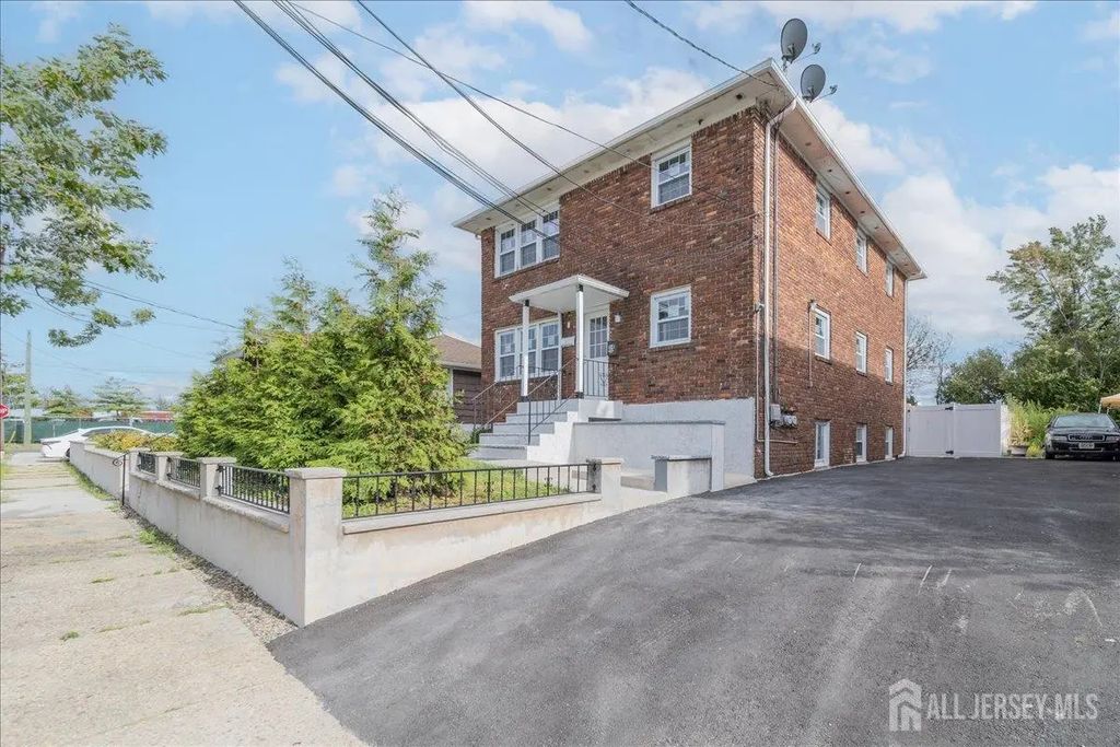 54 Bergen Street, Carteret