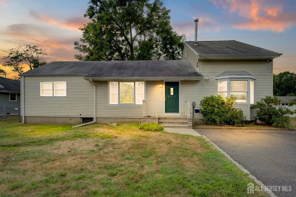 44 Monroe Street, Red Bank