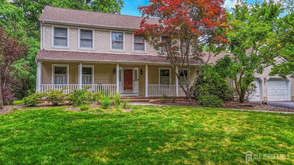 7 Lake Farrington Drive, North Brunswick