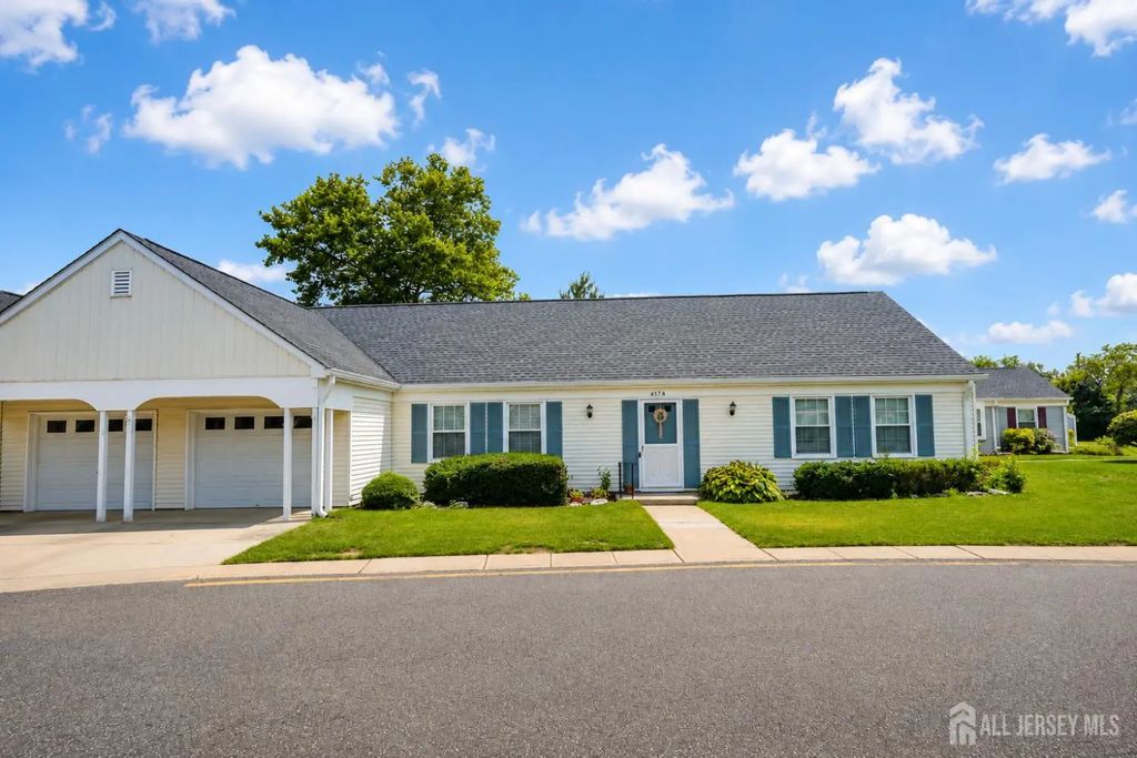 457 Roxbury Lane, Monroe