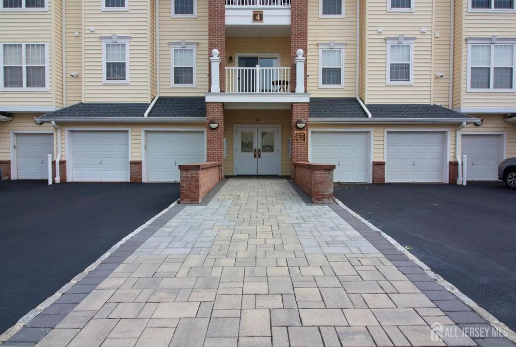 2202 Avery Court, Franklin Twsp
