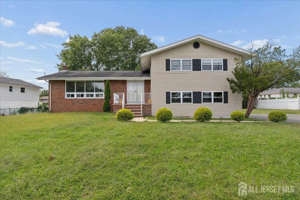 56 Gramercy Drive, Piscataway