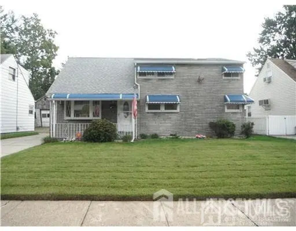 13 Laurel Street, Carteret