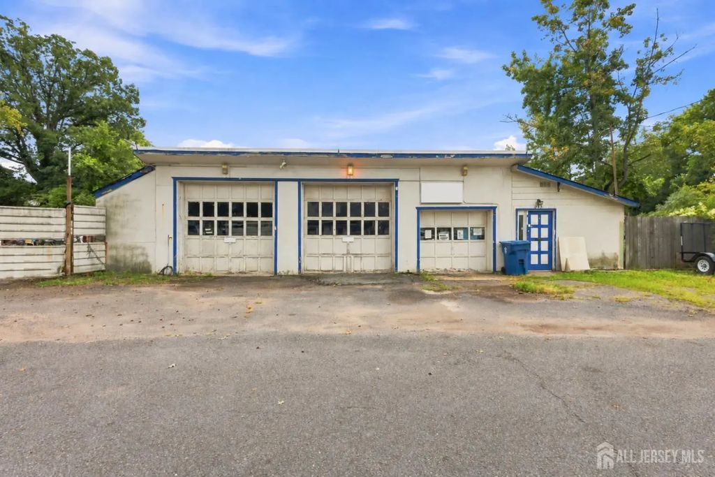 845 Forrest Avenue 1, Old Bridge