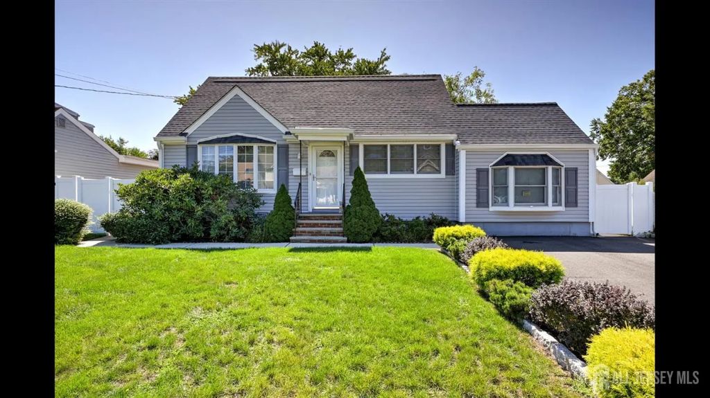 112 Madison Drive, South Plainfield