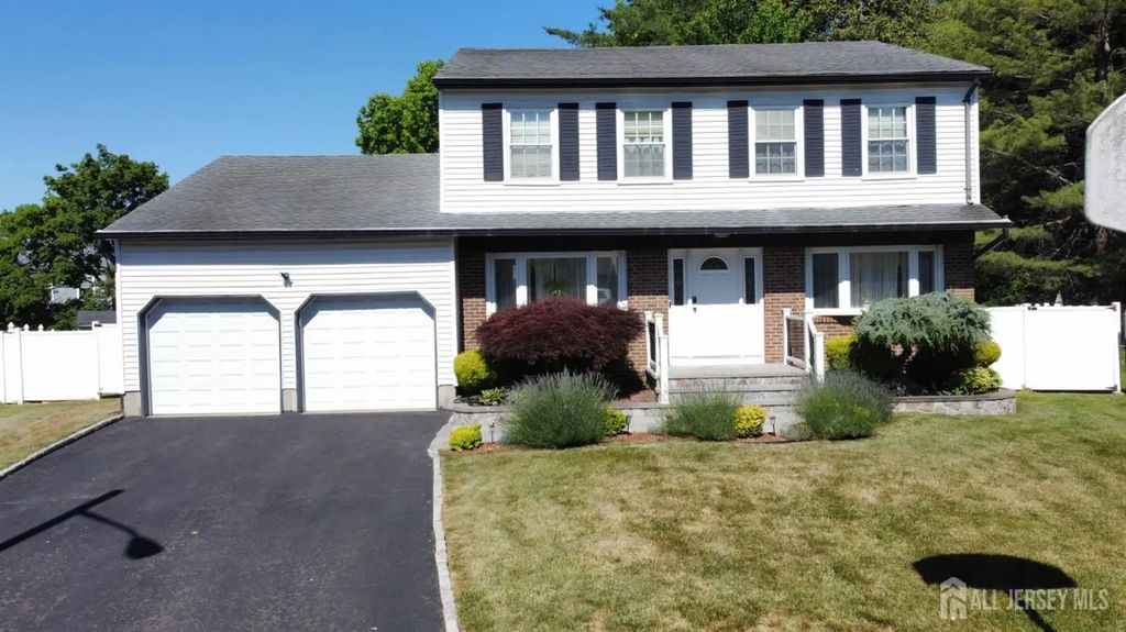 80 Se Deerfield Road, East Brunswick