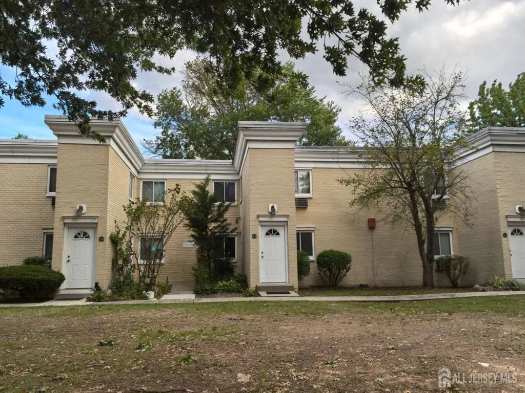 22 Lake Avenue, East Brunswick