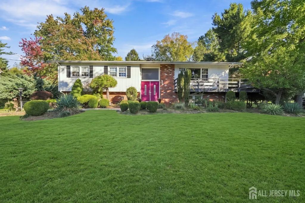 26 Chandler Road, Edison