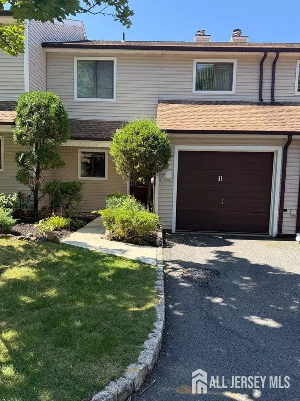12 Sunflower Court, Edison