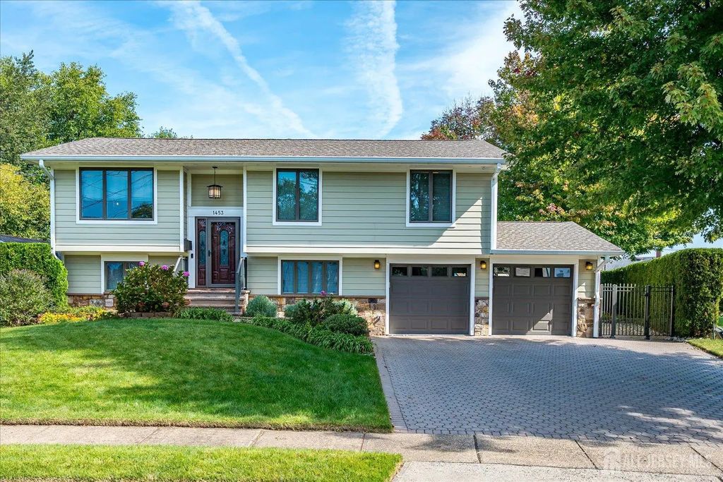 1453 Tooz Place, South Plainfield