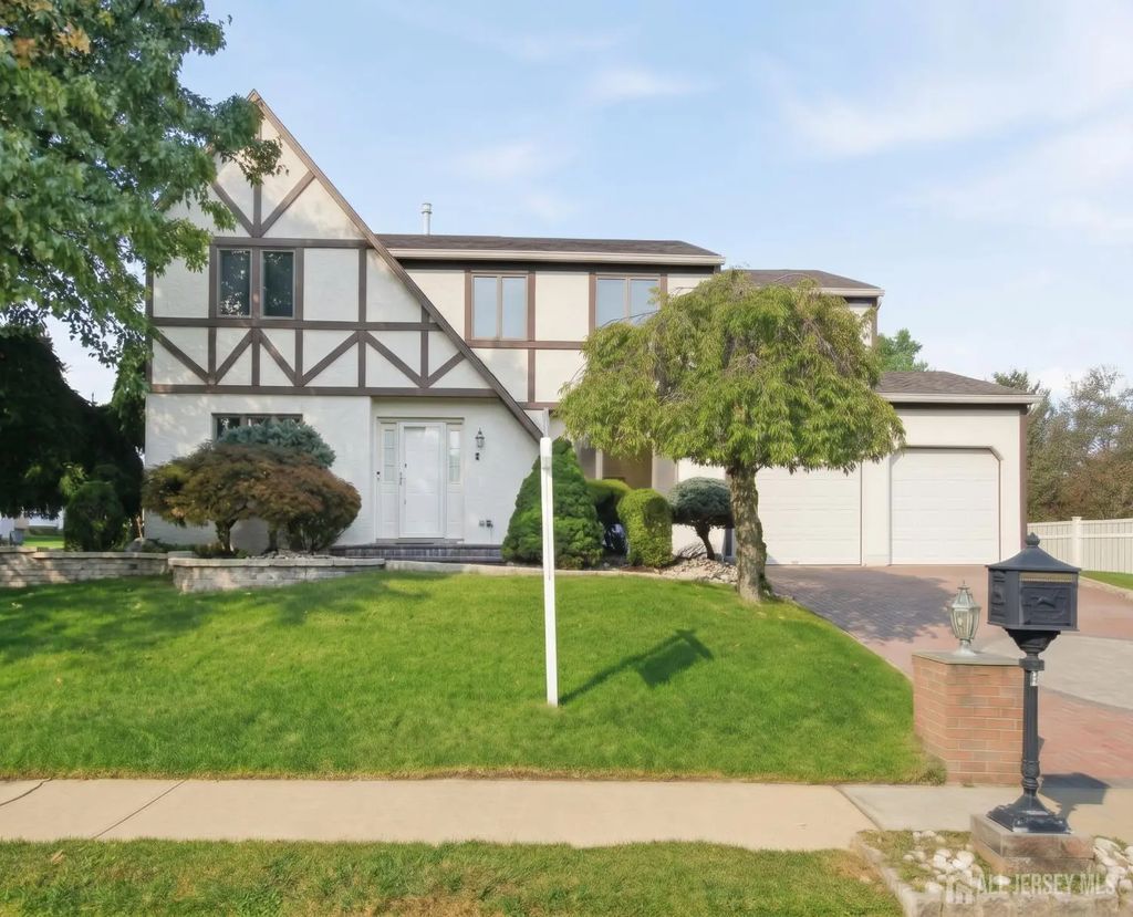 4 Victoria Way, South Brunswick