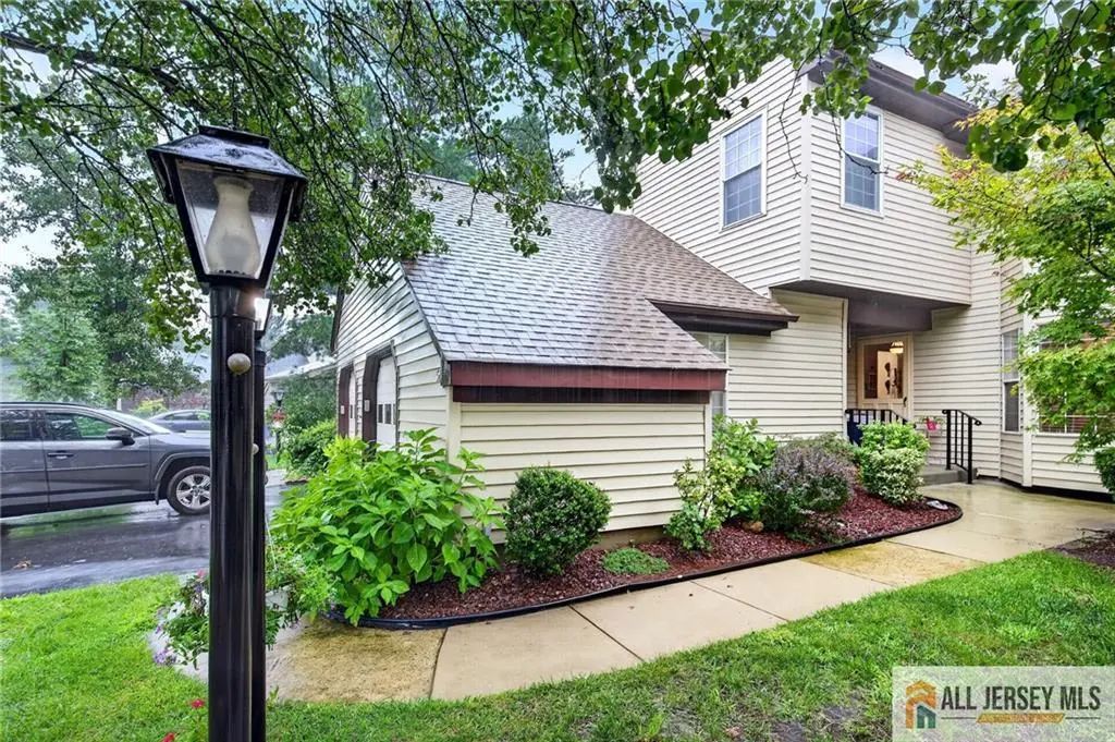 5 Hillsborough Drive, Monroe