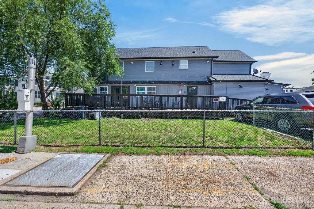 528 Ridgeway Avenue 2, South Amboy