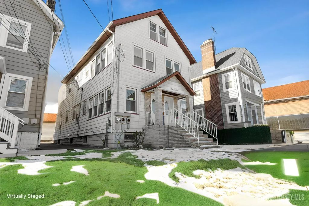254 Franklin Street, Bloomfield