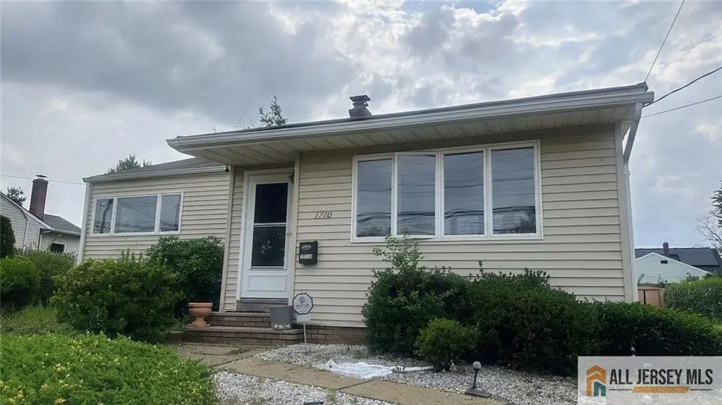 1710 Lincoln Highway, Edison