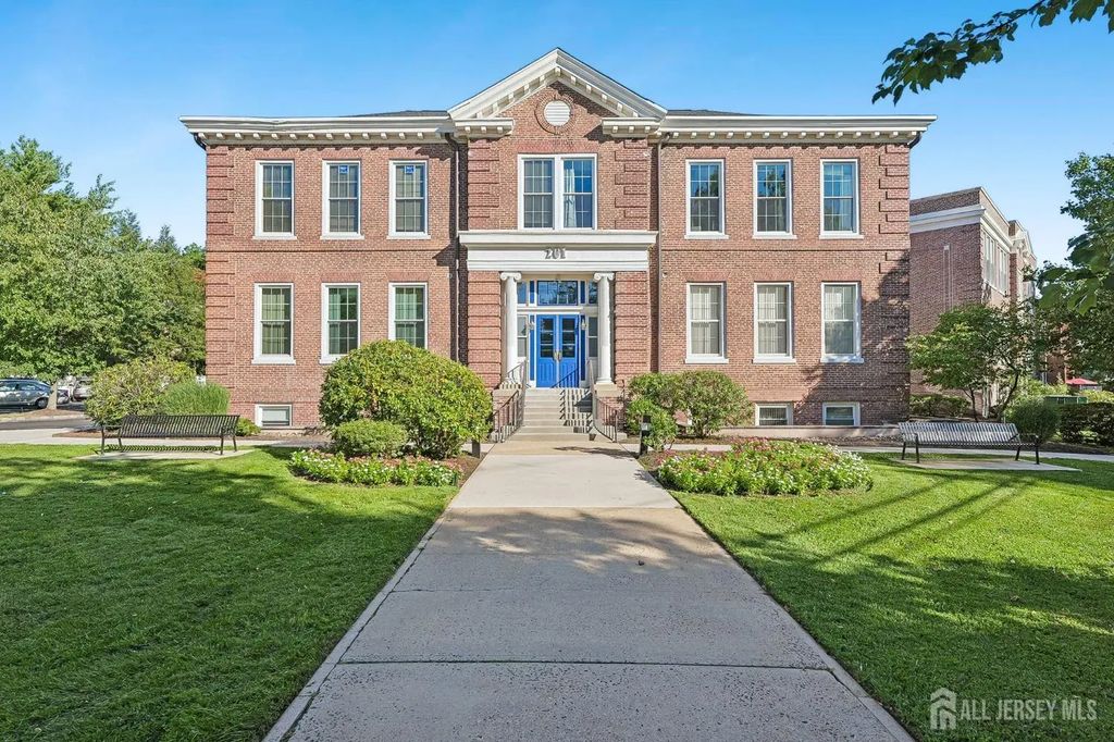 201 S 2nd Avenue, Highland Park