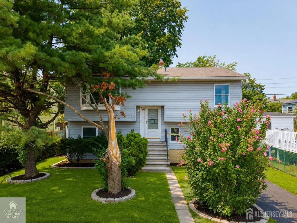 185 Chestnut Street, Avenel