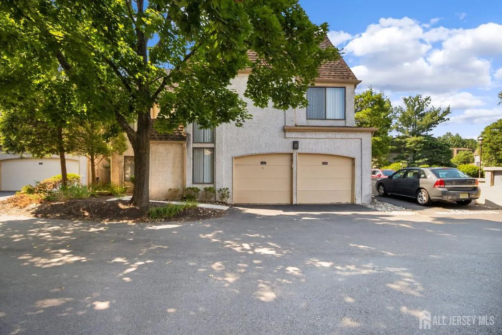 124 Park Gate Drive, Edison