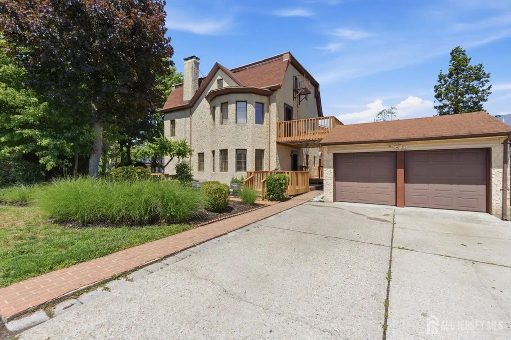 329 S Pine Avenue, South Amboy