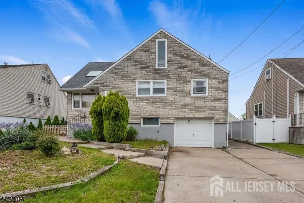 34 Glenwood Terrace, Woodbridge Proper