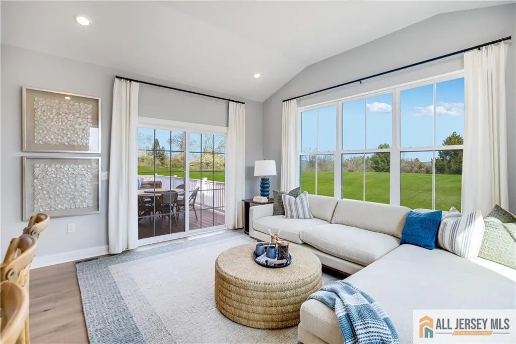 47 Aaron Truehart Way, Hopewell Twp