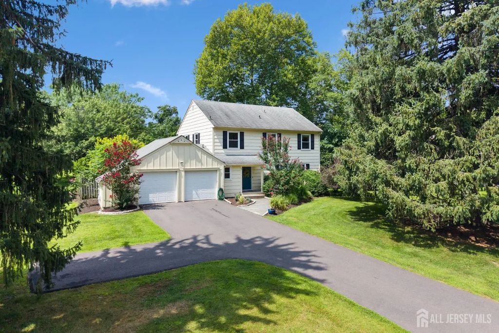 6 Spruce Lane, South Brunswick