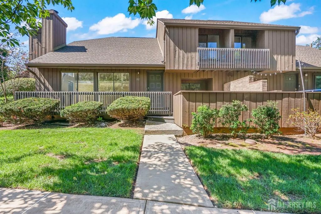 102 Kingsberry Drive, Franklin Twsp