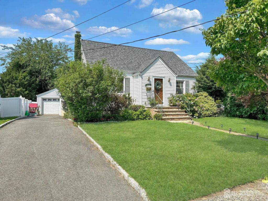 11-14 3rd Street, Fair Lawn