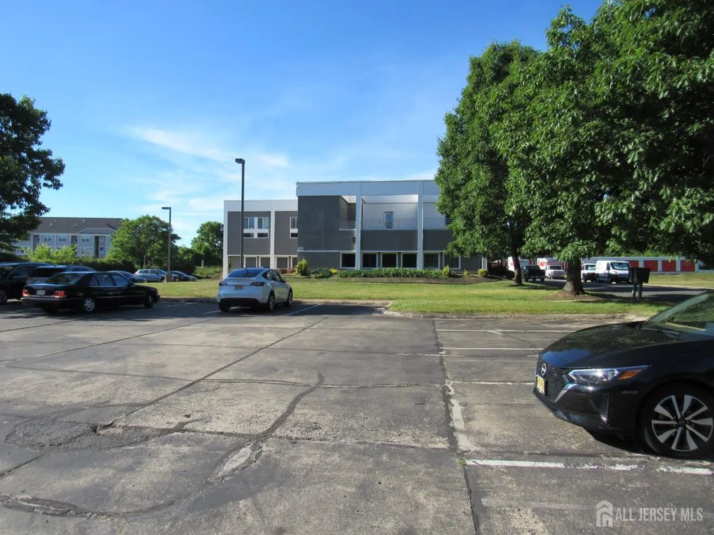 983 State Route 33 W 2, Monroe