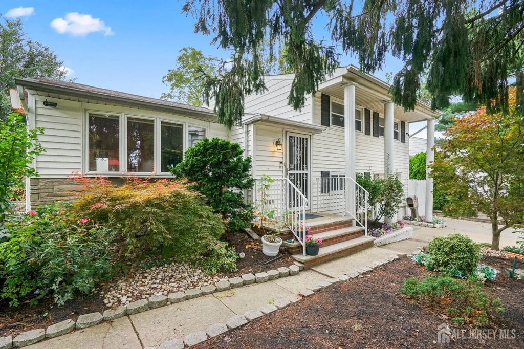 49 Frederick Place, Parlin