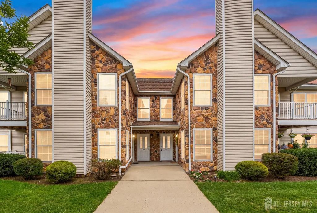 127 Chariot Court, Piscataway