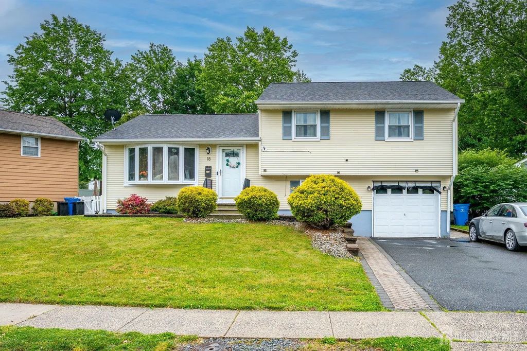 18 Starlit Drive, Middlesex