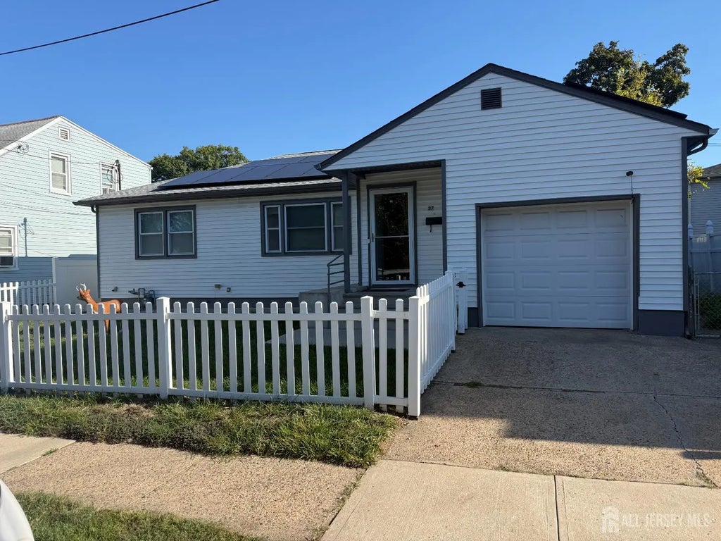 37 Hazelhurst Street, New Brunswick