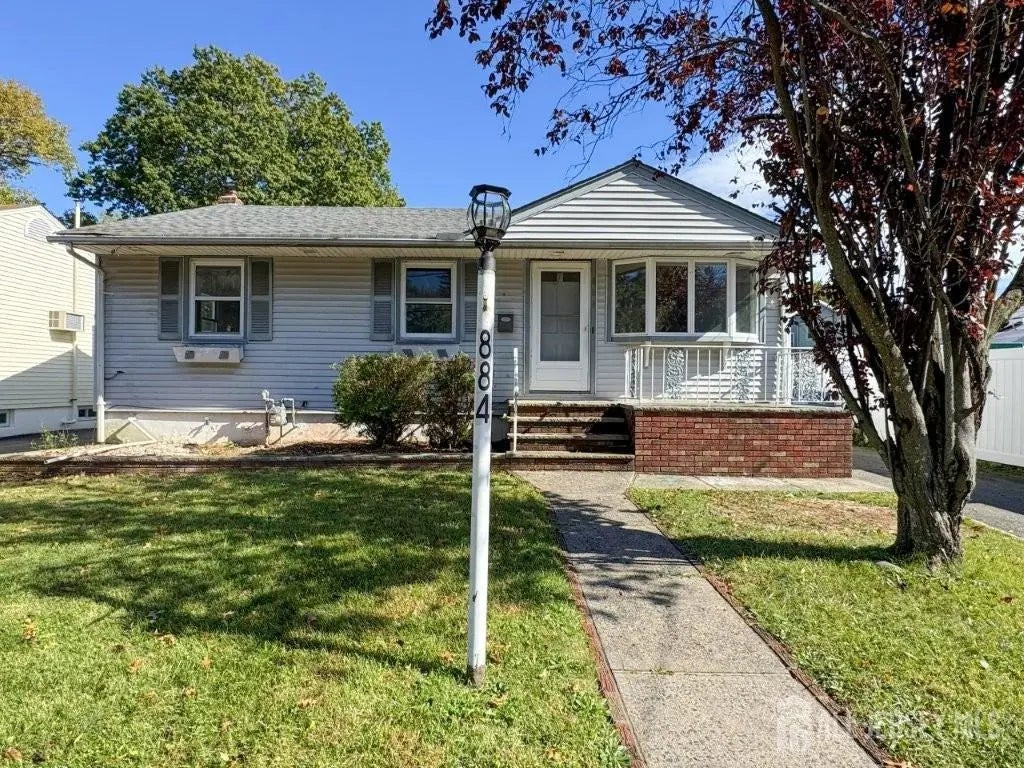 884 Sylvia Place, Woodbridge Proper