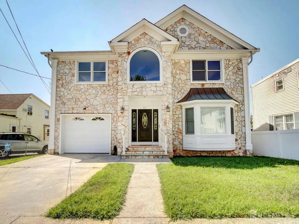 89 Sharot Street, Carteret