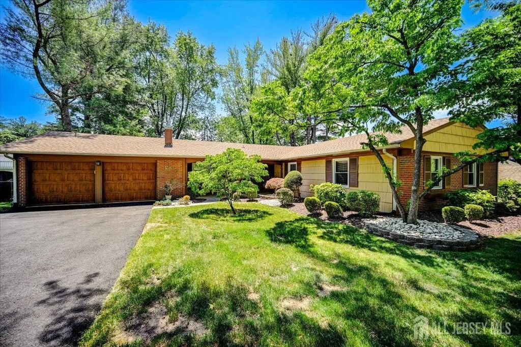 28 Morningside Drive, Old Bridge