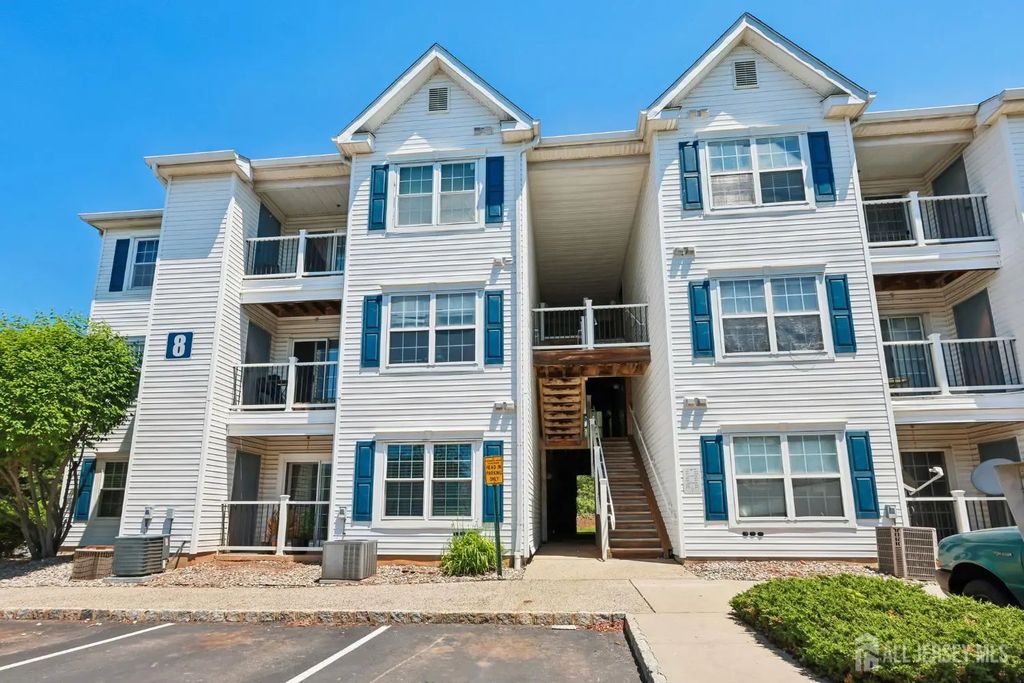 811 Waterford Drive, Edison