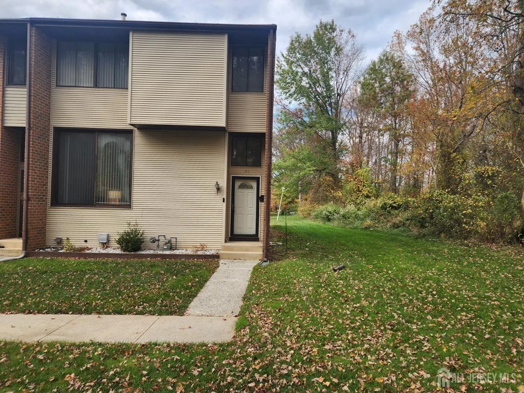 158 Henderson Place, East Windsor