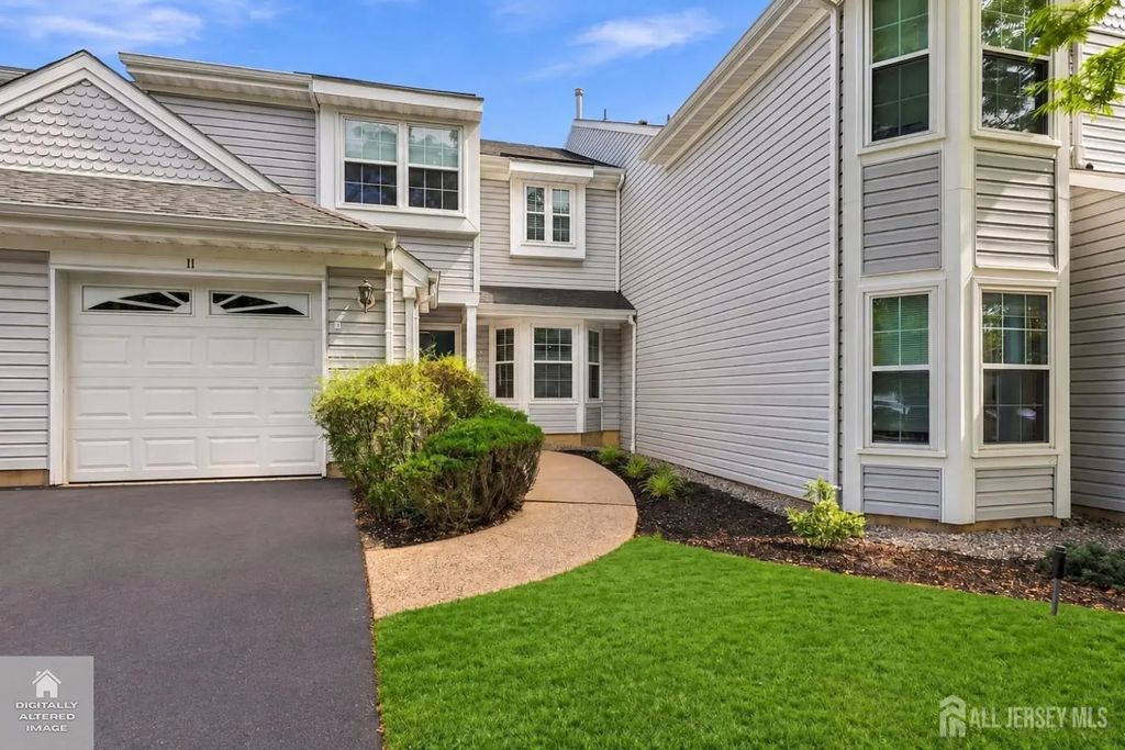 11 Vreeland Court, Sayreville