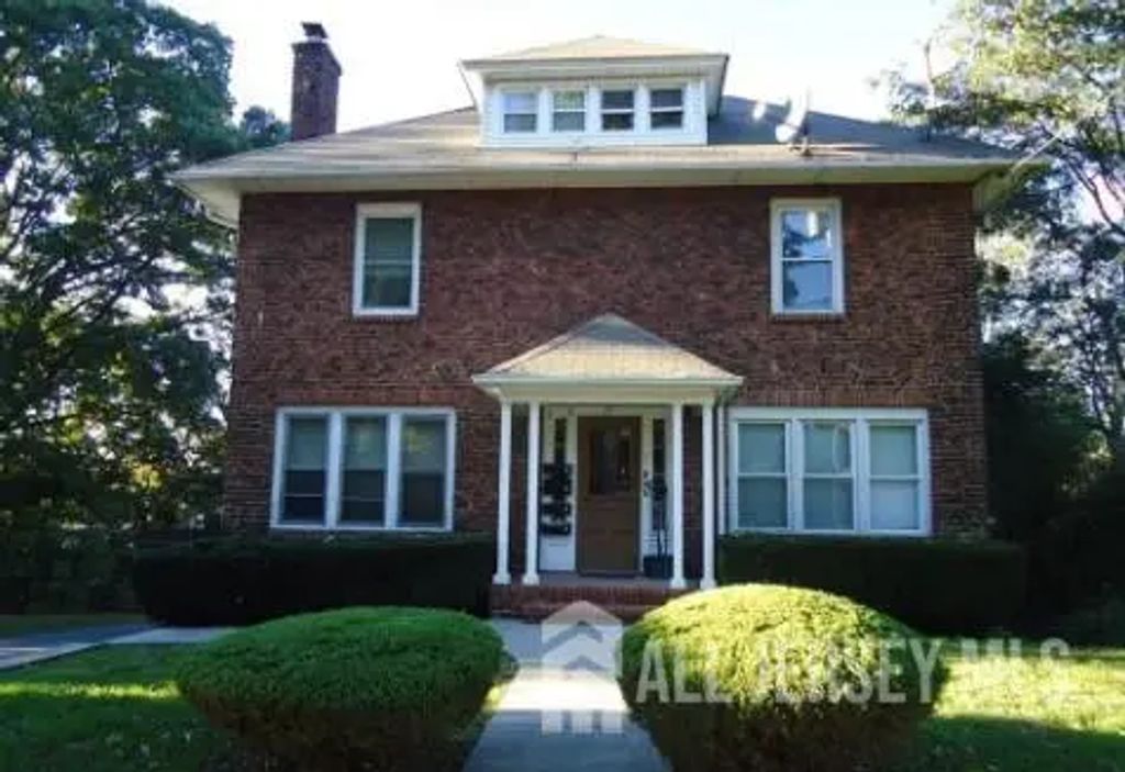 37 Highland Avenue, Metuchen