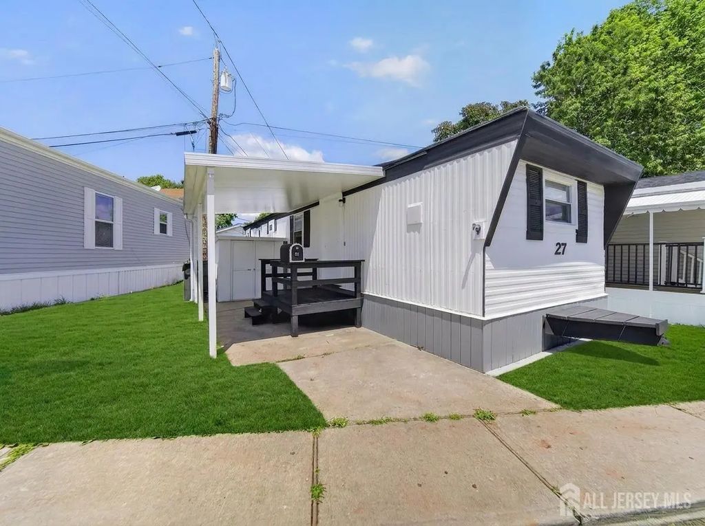 27 Freddie Avenue, Avenel